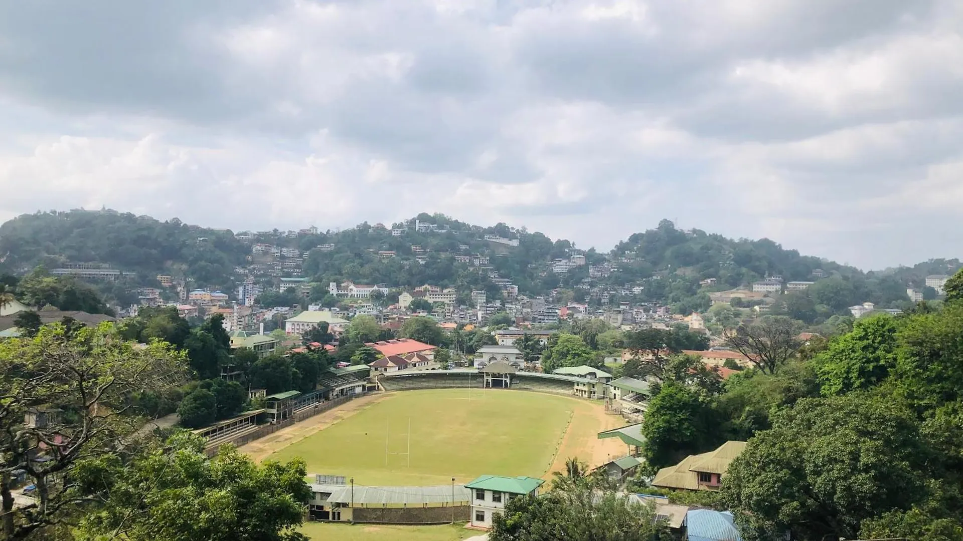 The Ten Stay Kandy